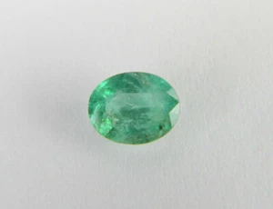 .525 Carats Natural Green Brazilian Emerald Faceted Gemstone Oval BED10 - Picture 1 of 2