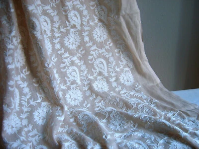 Exklusives besticktes Leinen von Anita Pavani 2m x 150cm - Bild 1 von 4