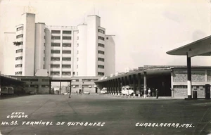 Postcard Bus Terminal Autobuses Guadalajara Mexico 1959 Busses Gas Pump RPPC 324 - Picture 1 of 2