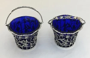 EIN PAAR ENGLISCHE STERLING DURCHBOHRTE ZUCKERKÖRBE MIT KOBALTBLAUEN EINLAGEN - Bild 1 von 8
