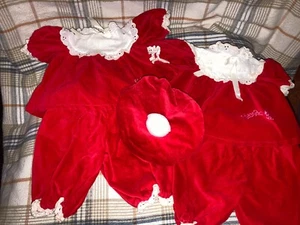 Ropa vintage para niños/muñecas Cabbage Patch - trajes rojos para niñas gemelas (136) - Imagen 1 de 6