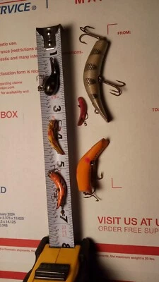 Lote de 6 señuelos de pesca de madera anzuelos vintage Lazy Ike amarillo Foto 1 de 4