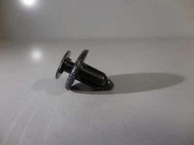 Genuine Toyota Cowl Grille Clip 90467-06133-C0 - Image 1 of 2