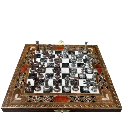 Juego de Ajedrez Mitología - Tablero de Madera Maciza, Piezas de Metal Zamak | Regalo y Decoración Únicos Foto 1 de 4