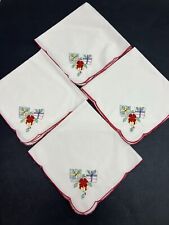 4 Dinner Napkins Christmas Holiday Linen Presents Gift Embroidered Scalloped