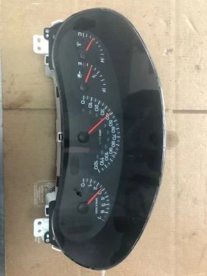 Chrysler Concorde 1998-1999 mercado de Estados Unidos mph velocímetro clúster Foto 1 de 4