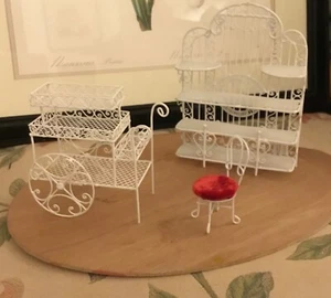 Doll's House Furniture - Picture 1 of 5