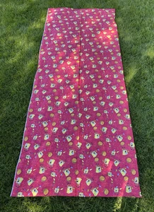 2002 Viacom SpongeBob Cotton Fabric Red Hamburgers Hot Steamy Good 13.1 yds Y2K - Picture 1 of 5