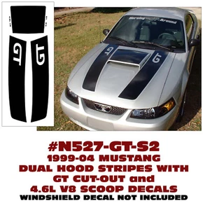 N527-GT 1999-04 FORD MUSTANG - DUAL GT HOOD STRIPE - SCOOP BLACKOUT & 4.6L V8 - Foto 1 di 1