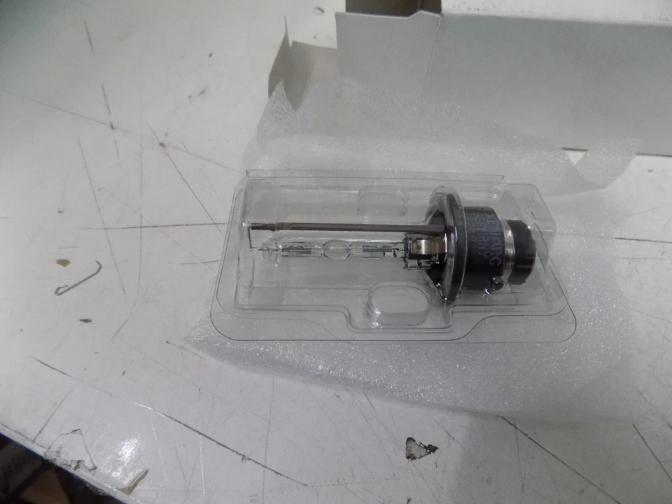 Genuine Jaguar S Type X Type D2S Xenon Bulb C2S15072 - Image 1 of 1