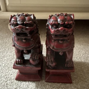 Vintage Pair of Chinese Red Resin Dogs of Foo for Good Feng Sui Protection SMALL - Picture 1 of 7