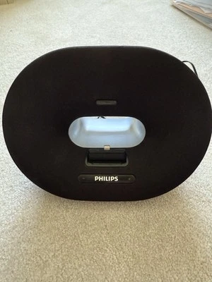 Altavoz de acoplamiento portátil Philips DS3205/37 para iPhone negro con fuente de alimentación Foto 1 de 4