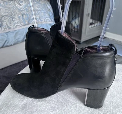 Donald Pliner Black Nubuck Suede Booties Zipper Stack Heel shoes Boots size 10 - Image 1 of 4