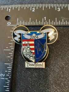 Disney Cast Disneyland Resort DLR Patriotic Shield Tinker Bell Pin LE 3000 3D - Picture 1 of 7