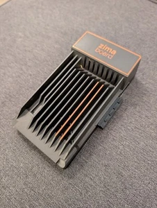ZimaBoard 832 - Single-board x86 Quad-Core 8GB fanless server with PCIe & SATA3 - Picture 1 of 4