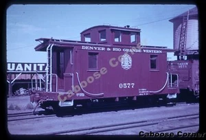 D&RGW NG Caboose #0577 Montrose CO Junio 1939 KODACHROME DOBLE DIAPOSITIVA - Imagen 1 de 3