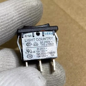 LIGHT COUNTRY R19A Schalter 3 Pins 3 Positionen Doppelseitig 6A 125/250VAC - Picture 1 of 4