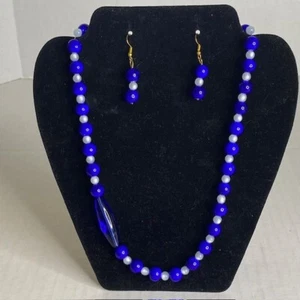 Vintage White Blue Glass Beaded Necklace Earrings Set - Picture 1 of 2