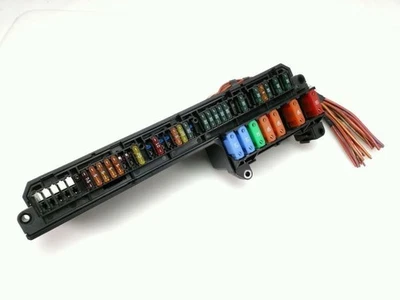 BMW 528i 2008 535i 528xi 535xi E60 E61 fusible caja de distribución de energía delantera OEM Foto 1 de 4