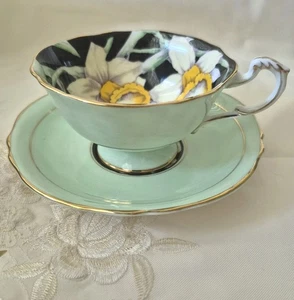 Teetasse & Untertasse Vintage Paragon by Appointment Narzissengrün Farbe C766A Goldrand - Bild 1 von 10