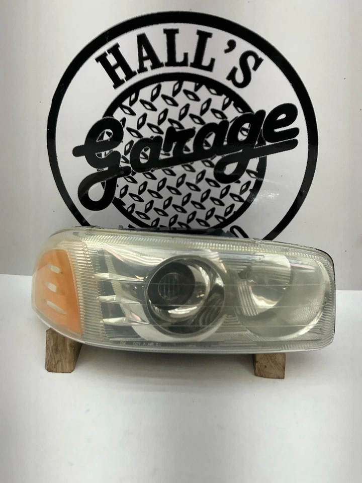 Conjunto de faros GMC YUKON XL 1500 derecha 01 02 03 04 05 06 Foto 1 de 4