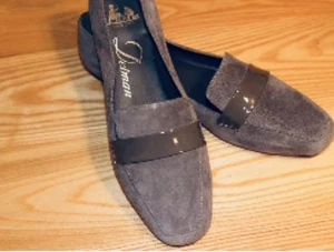 gorgeous DELMAN Suede Leather Loafers Ballet Flats $298 Gray 7.5 - Picture 1 of 6