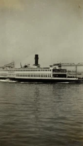 Southern Pacific Ferry Sacramento 1935 B&W Photograph 2.75 x 4.5 - Picture 1 of 3
