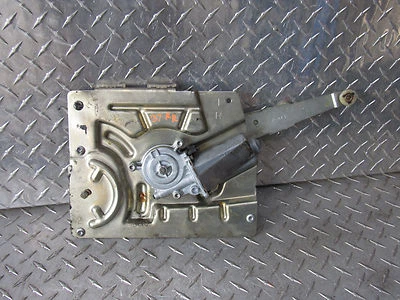 1995 - 2005 GMC JIMMY S15 RIGHT PASSENGER REAR WINDOW REGULATOR W/MOTOR - Image 1 of 4