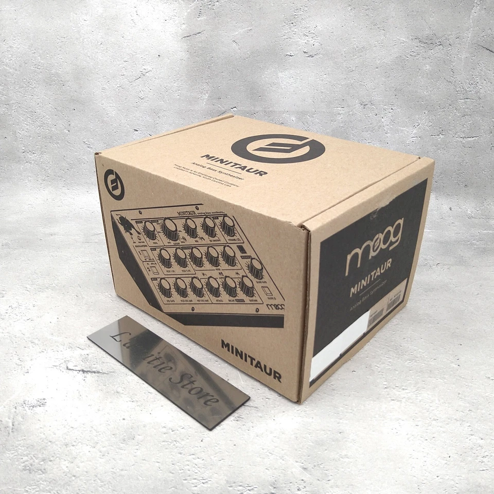 Moog MINITAUR Analog Monophonic Synthesizer Bass Black JP 100 Preset MIDI Rare - Image 1 of 4