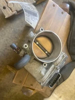 Conjunto de carrocería/válvula del acelerador 5,6 L V8 Nissan NV 2500 12 13 14 Foto 1 de 4