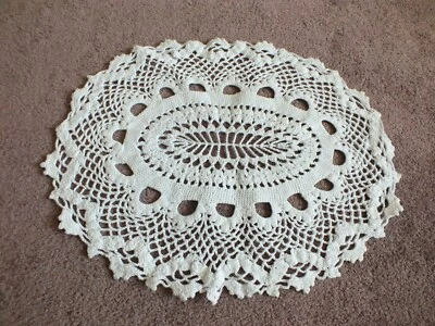 Lindo guardanapo de mesa colecionável feito à mão de malha linho off white 14x11" BOM - Imagem 1 de 2