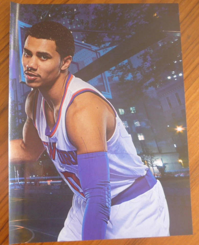 Foto de revista 8x11 firmada automáticamente por Shane Larkin New York Knicks 2014-15 Foto 1 de 1