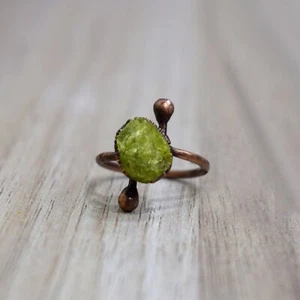 Natural Raw Green Peridot Gemstone Stylish Antique Fashionable Women's Boho Ring - Picture 1 of 16