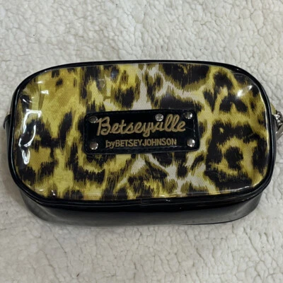 Bolso de maquillaje vintage Betseyville/Betsey Johnson. Estampado de leopardo/guepardo Foto 1 de 4
