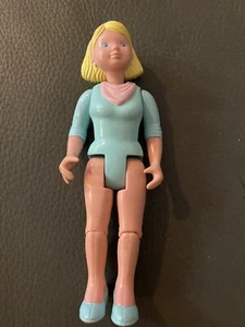 Fisher Price Dollhouse. MOM Figure ,1993, Loving Family - Picture 1 of 2