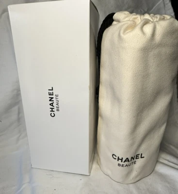 Chanel Beaute Logo Throw Blanket with Travel Pouch~Brand New in box - Image 1 of 4