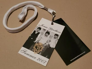 Jonas Brothers Summer 2007 VIP PASS Dual Badge & Lanyard - New!!!  - Picture 1 of 5