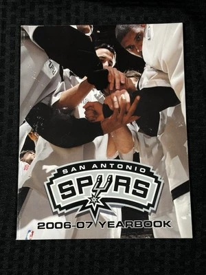 Anuario del equipo San Antonio Spurs 2006-07 Tim Duncan Tony Parker Manu Ginóbili Foto 1 de 3