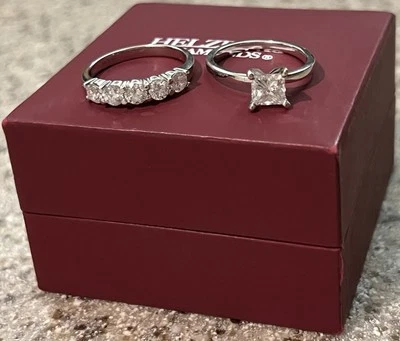 18k White Gold Princess Cut Diamond Engagement Ring 0.90ct & 14k 5 Diamond Band - Image 1 of 4