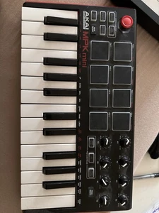 Akai MPK Mini MK3 Midi Keyboard - Bild 1 von 2