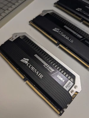 DOMINATOR PLATINUM 128GB (8 x 16GB) DDR4 DRAM 3000MHz C16 Memory Kit - Image 1 of 4