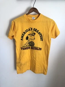 VTG 70s Champion Snoopy America’s Greatest Tennis Doubles Blue Bar Shirt Yellow - Picture 1 of 10
