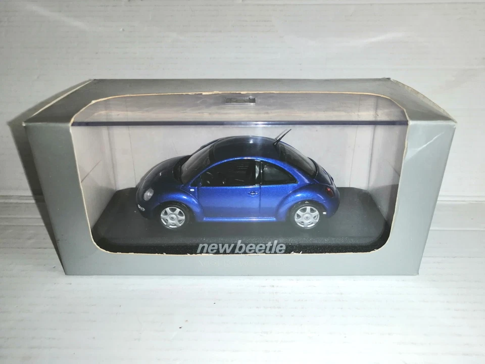 VOLKSWAGEN NEW BEETLE MINICHAMPS SCALA 1/43 - Immagine 1 di 1