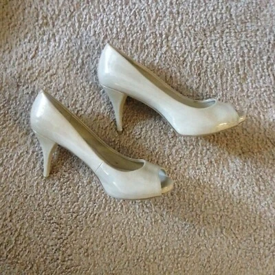 Nine West Patent Leather Nude Peep-Toe Pumps Size 8.5 M  - Image 1 of 4