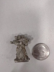 Rare Vintage War Hammer 40k Priest Knight Hero Unpainted METAL Miniature Figure - Bild 1 von 7