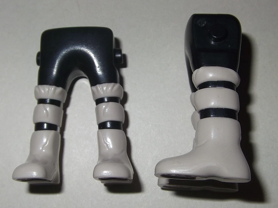 12184, Lange Hose, schwarz, Schnürstiefel, hellgrau - Bild 1 von 1