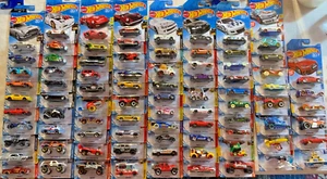 2018 Hot Wheels Case Of 80. Nissans, Datsun, Audi, Porsche (355) - Foto 1 di 4