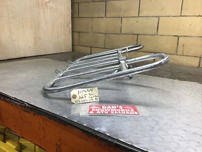 Rack delantero # 2VA-24841-01-00 Yamaha 1987 Moto 4 ATV 225 Foto 1 de 4