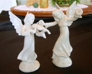 Two: Antique GERMAN DRESDEN PORCELAIN 1920'S MUSICAL ANGELS FIGURINES Cross Swor - Picture 1 of 7