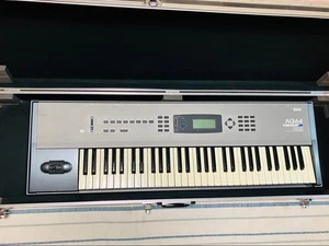 KORG N364 Music Workstation 61-Key Keyboard Synthesizer fast ship free ship - Picture 1 of 14